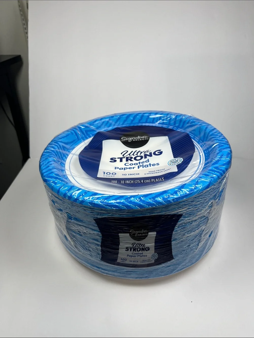 Signature by Levi Strauss Blue Coated Paper Plates - Pack of 100